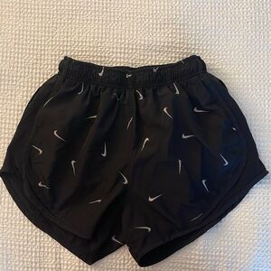black nike athletic shorts size small